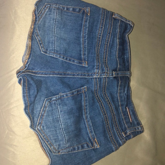 Kendall and Kylie shorts - Picture 3 of 5